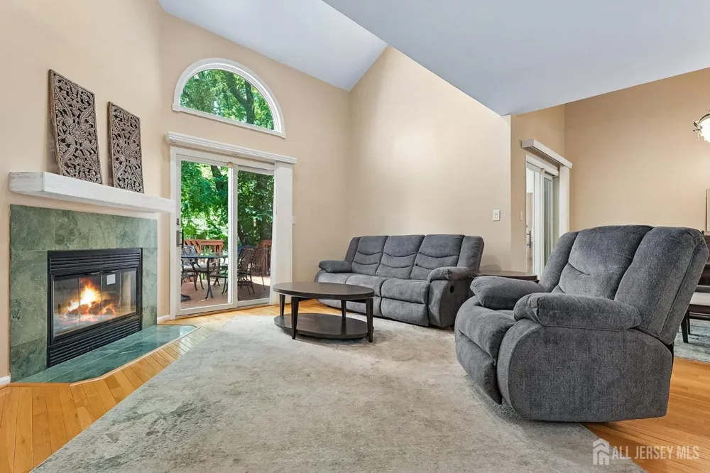 112 Kingsland Circle South Brunswick, NJ 08852