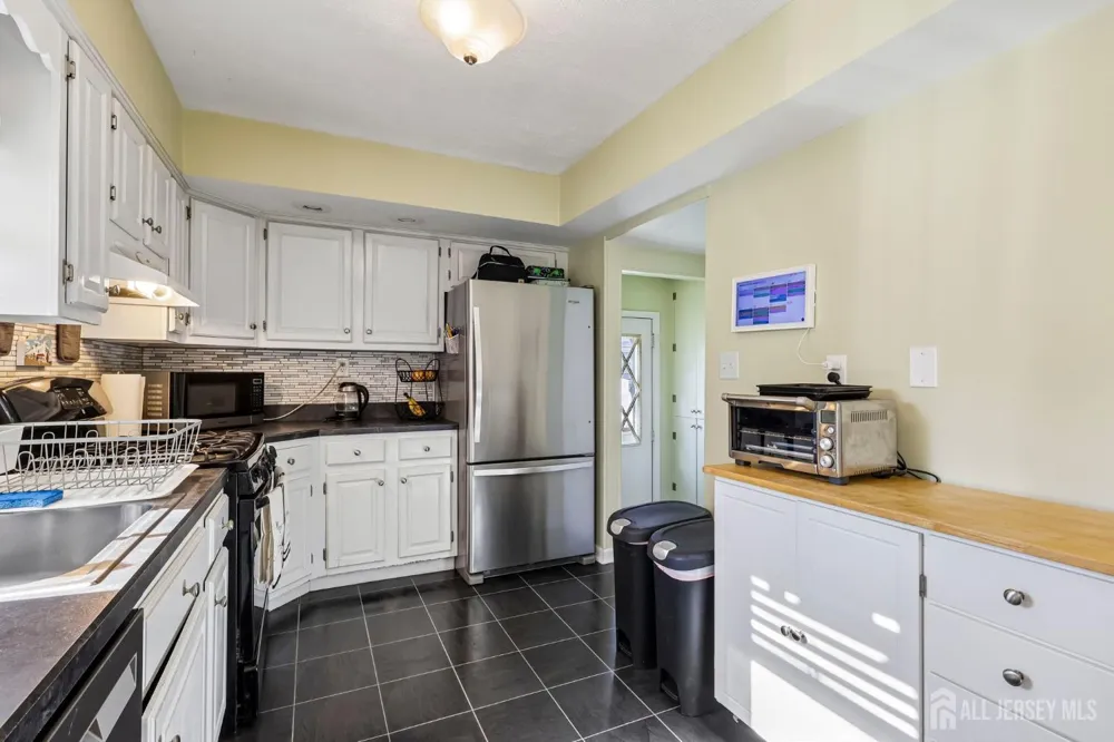 13 Highview Road East Brunswick, NJ 08816