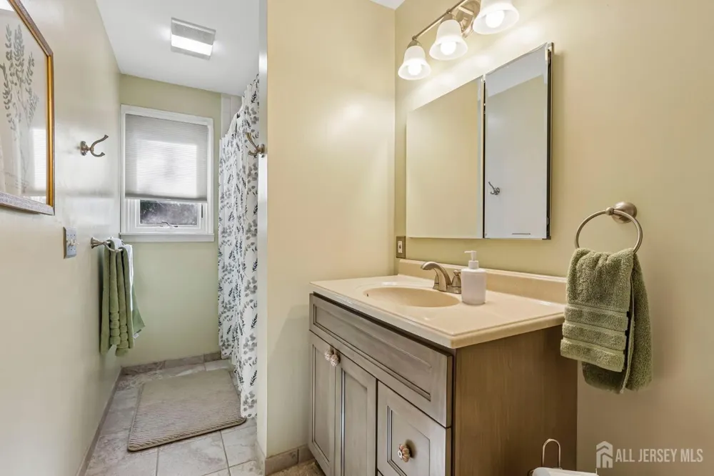 13 Highview Road East Brunswick, NJ 08816