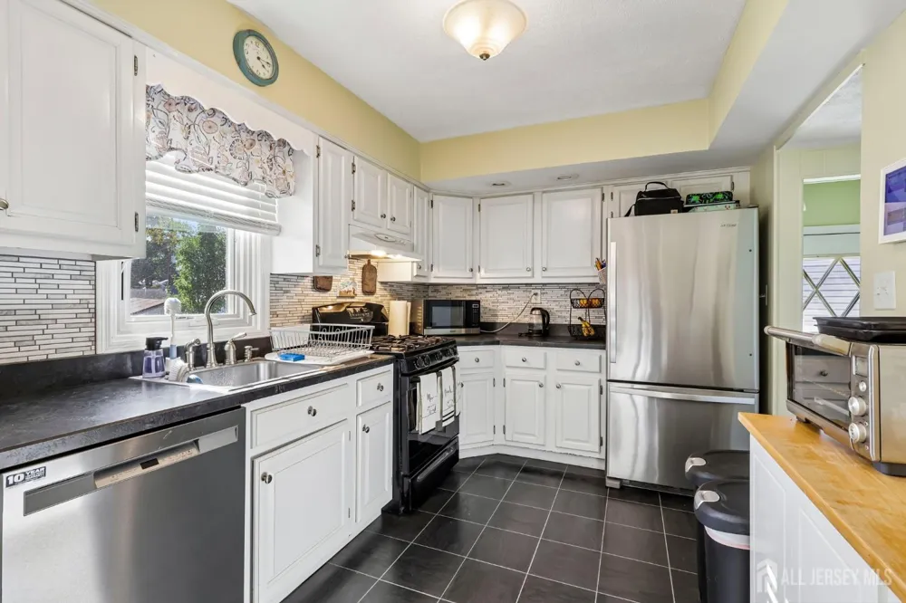 13 Highview Road East Brunswick, NJ 08816