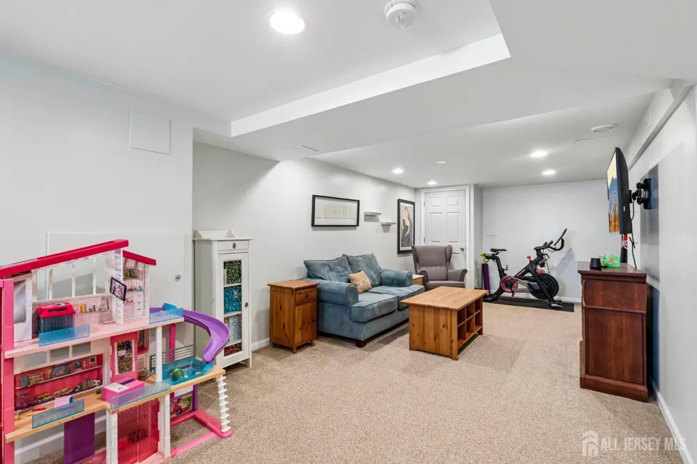 13 Highview Road East Brunswick, NJ 08816