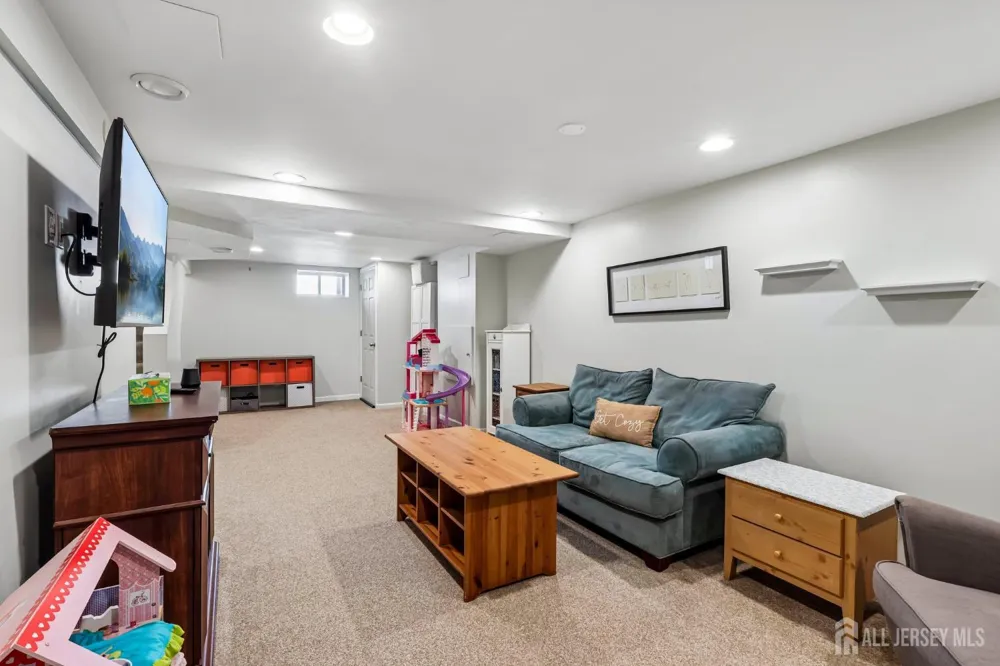13 Highview Road East Brunswick, NJ 08816