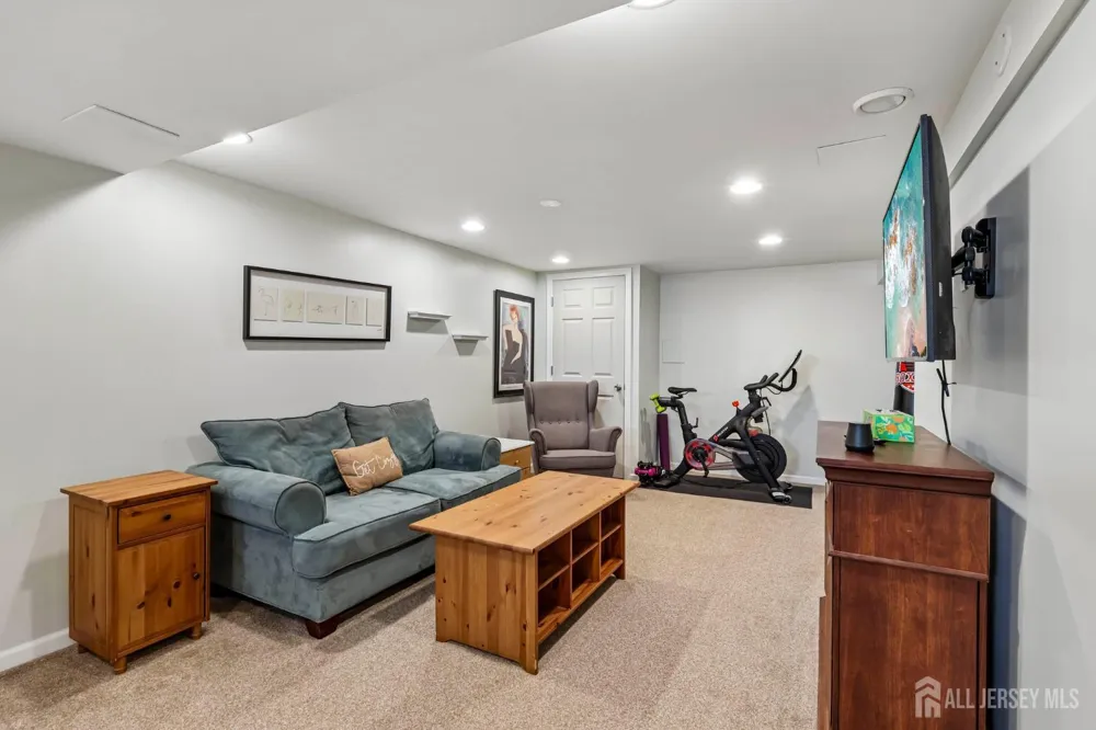 13 Highview Road East Brunswick, NJ 08816