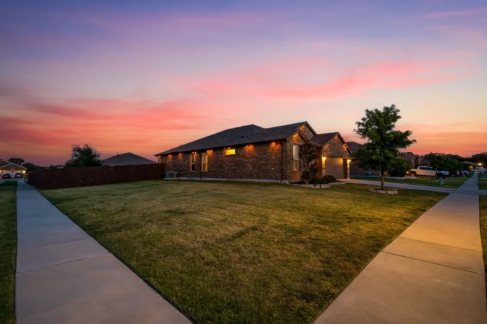 432 Windsail Lane Azle, TX 76020