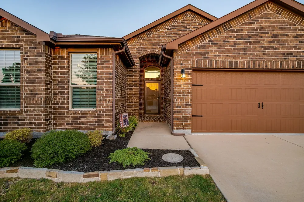 432 Windsail Lane Azle, TX 76020
