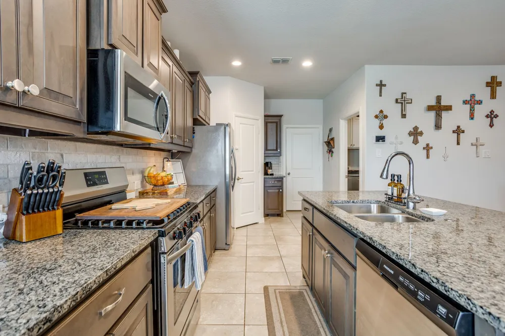 432 Windsail Lane Azle, TX 76020
