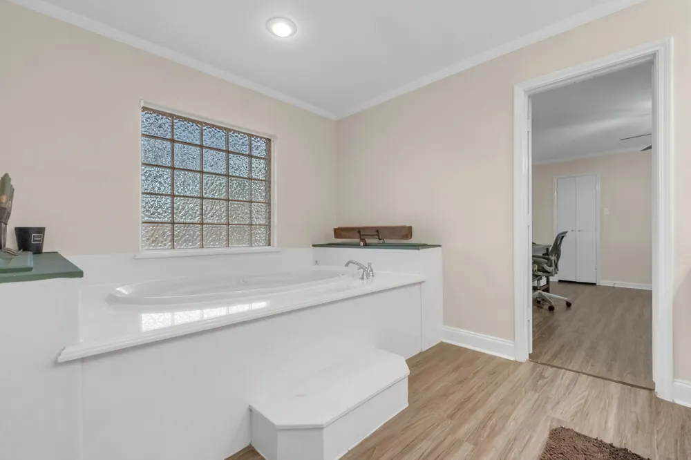 2225 Ridgedale Drive Arlington, TX 76013