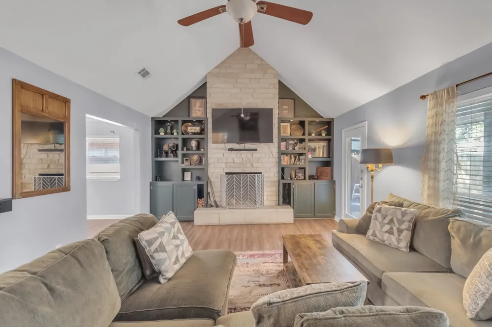 2225 Ridgedale Drive Arlington, TX 76013