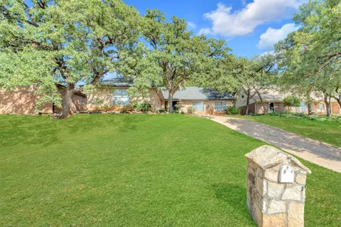 2225 Ridgedale Drive