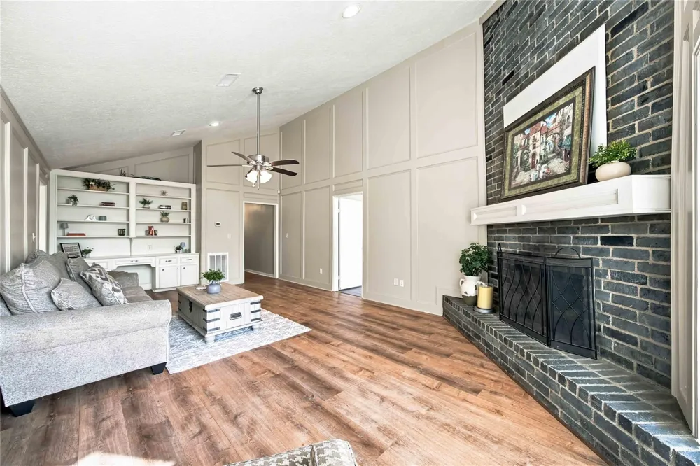 4697 Wickwillow Lane Alvin, TX 77511