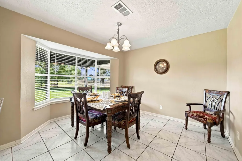 4697 Wickwillow Lane Alvin, TX 77511