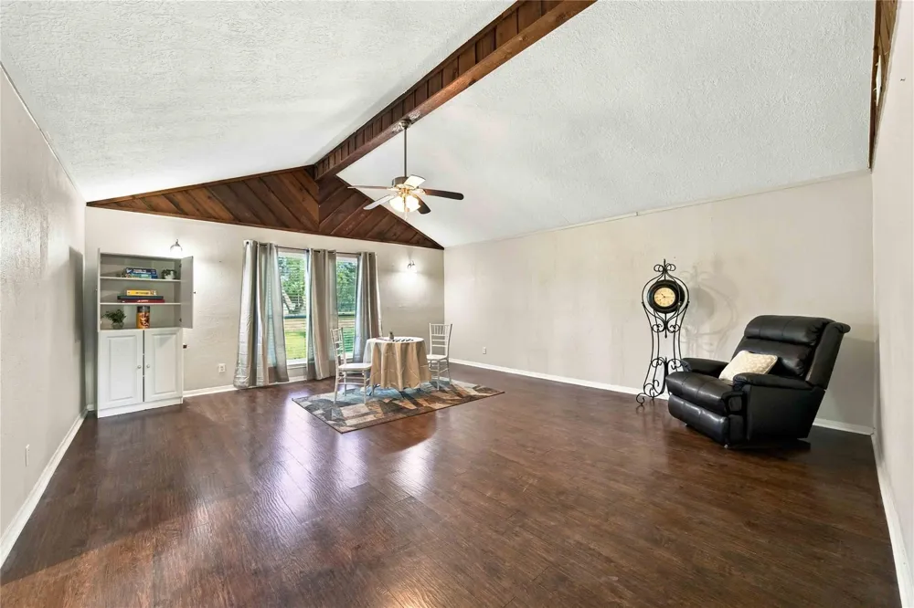 4697 Wickwillow Lane Alvin, TX 77511