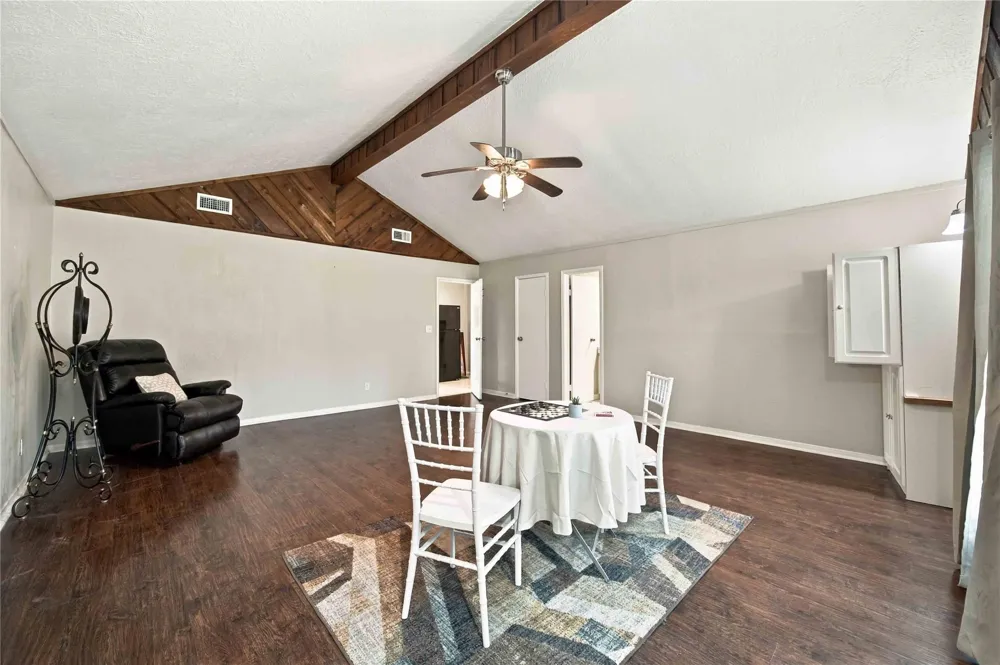 4697 Wickwillow Lane Alvin, TX 77511