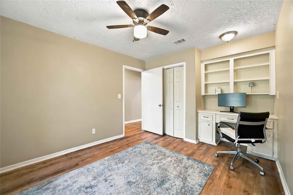 4697 Wickwillow Lane Alvin, TX 77511