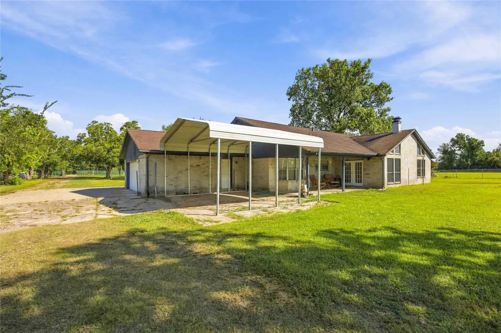 4697 Wickwillow Lane Alvin, TX 77511