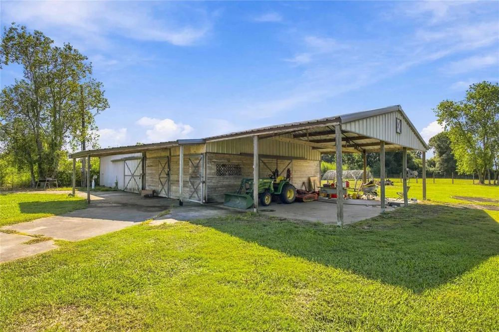 4697 Wickwillow Lane Alvin, TX 77511
