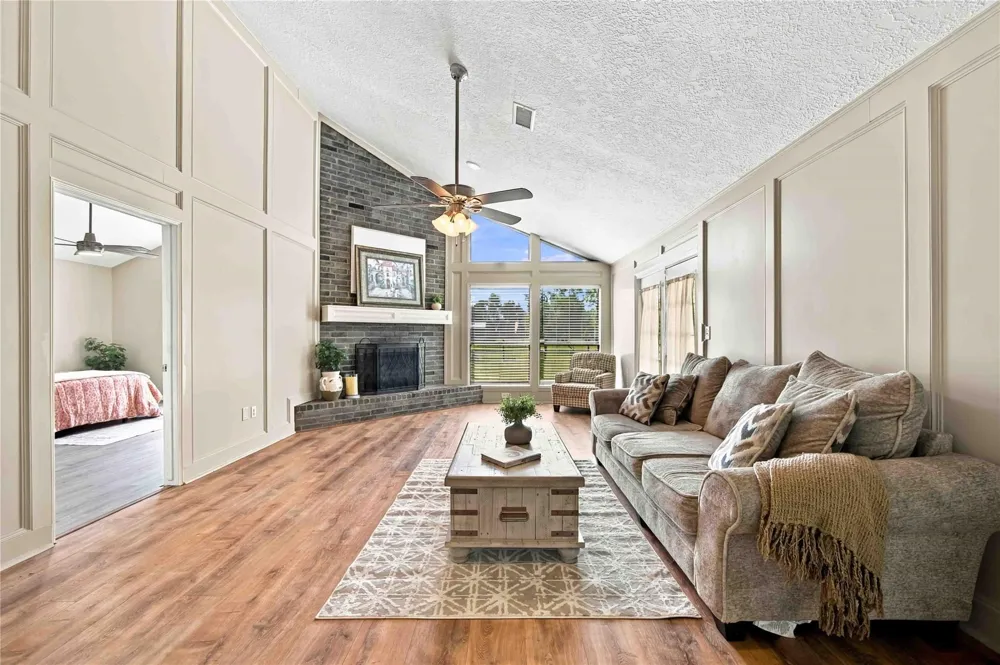 4697 Wickwillow Lane Alvin, TX 77511