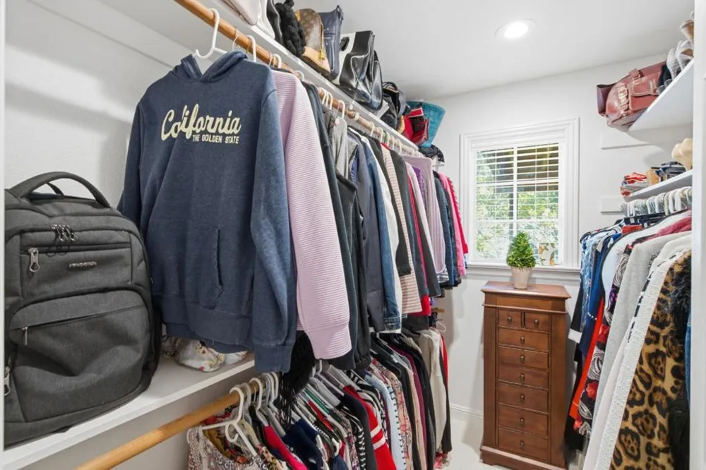 1580 Winding Way Belmont, CA 94002