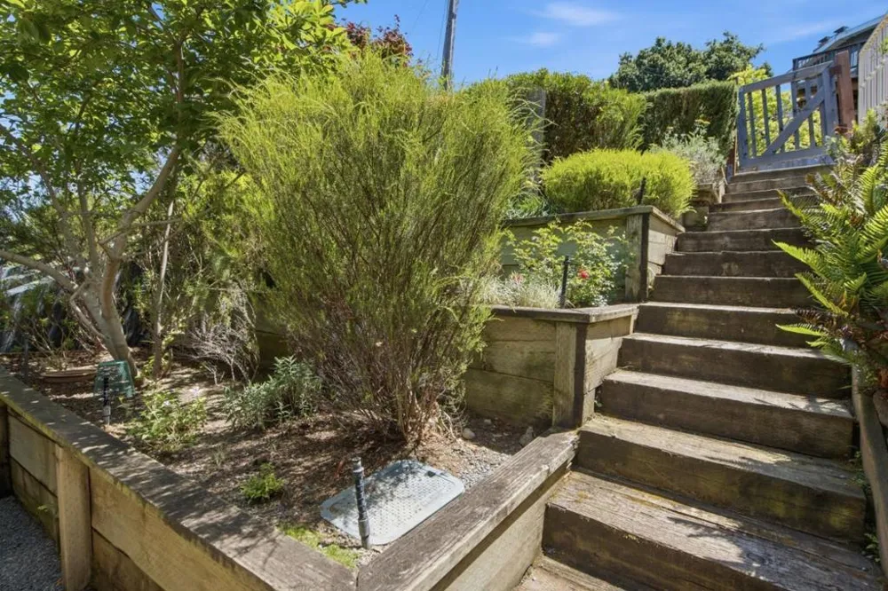 1580 Winding Way Belmont, CA 94002