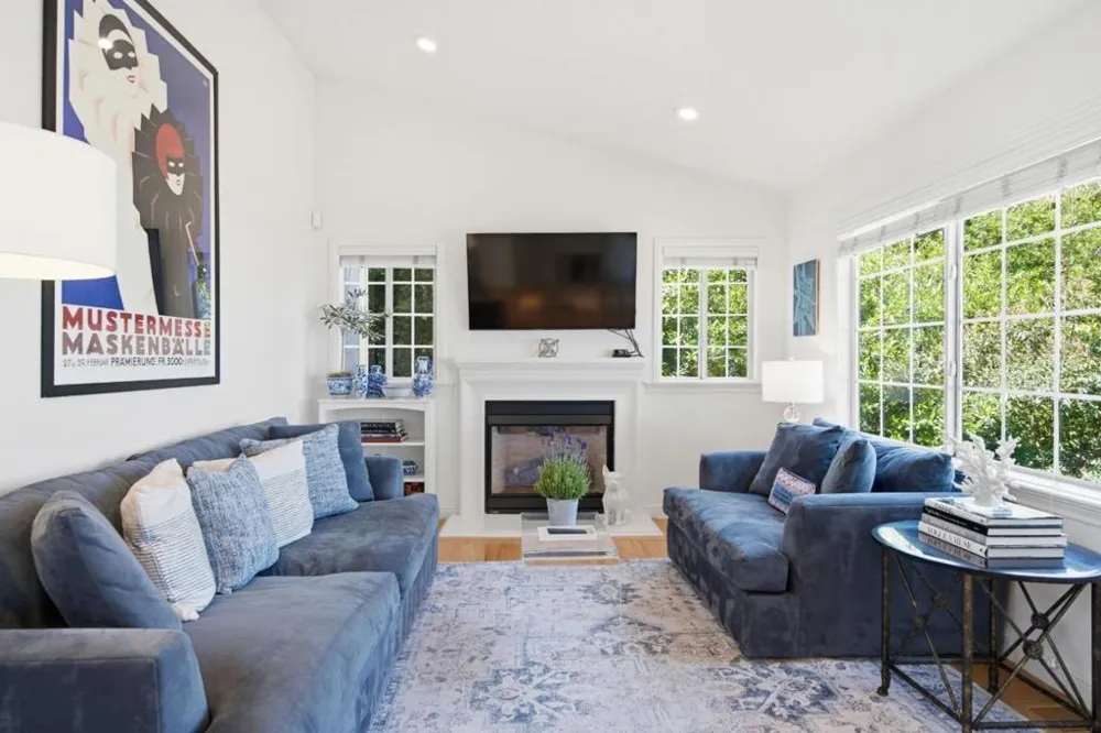 1580 Winding Way Belmont, CA 94002