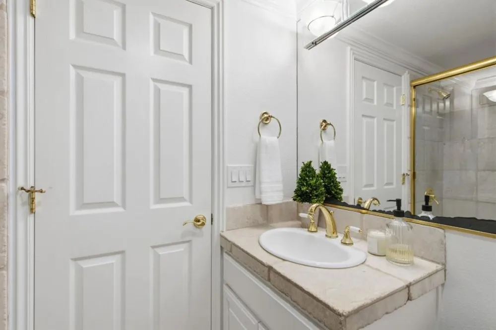 1580 Winding Way Belmont, CA 94002