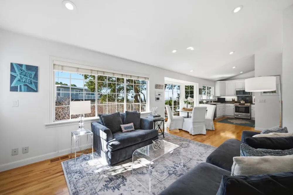 1580 Winding Way Belmont, CA 94002