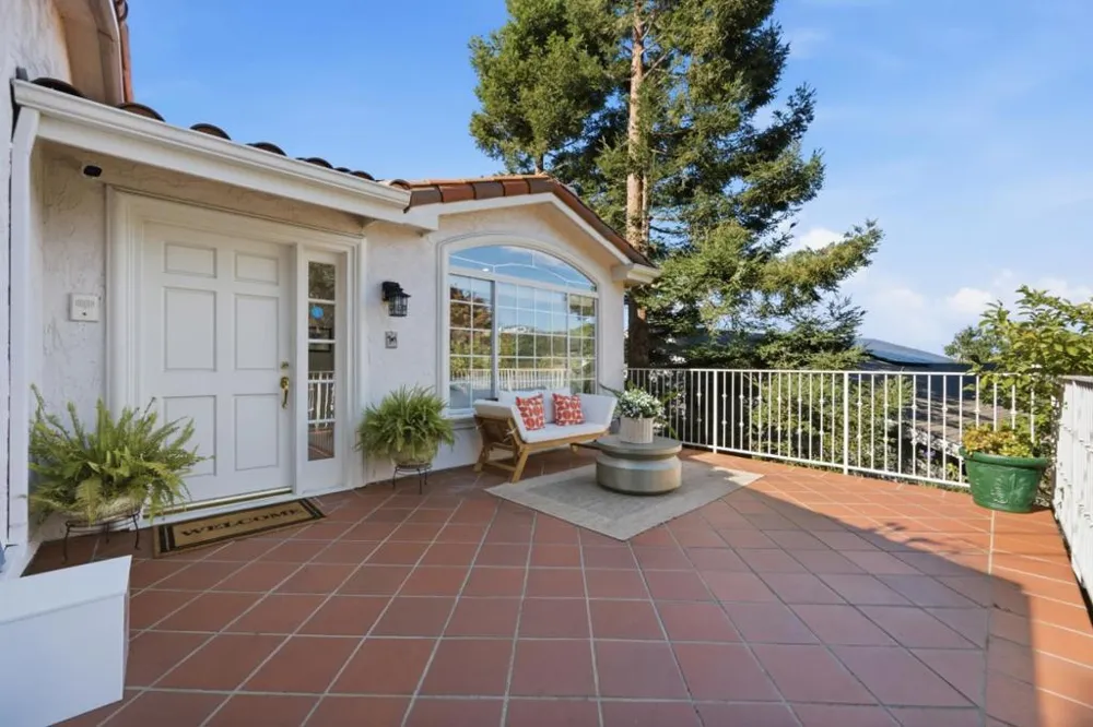 1580 Winding Way Belmont, CA 94002