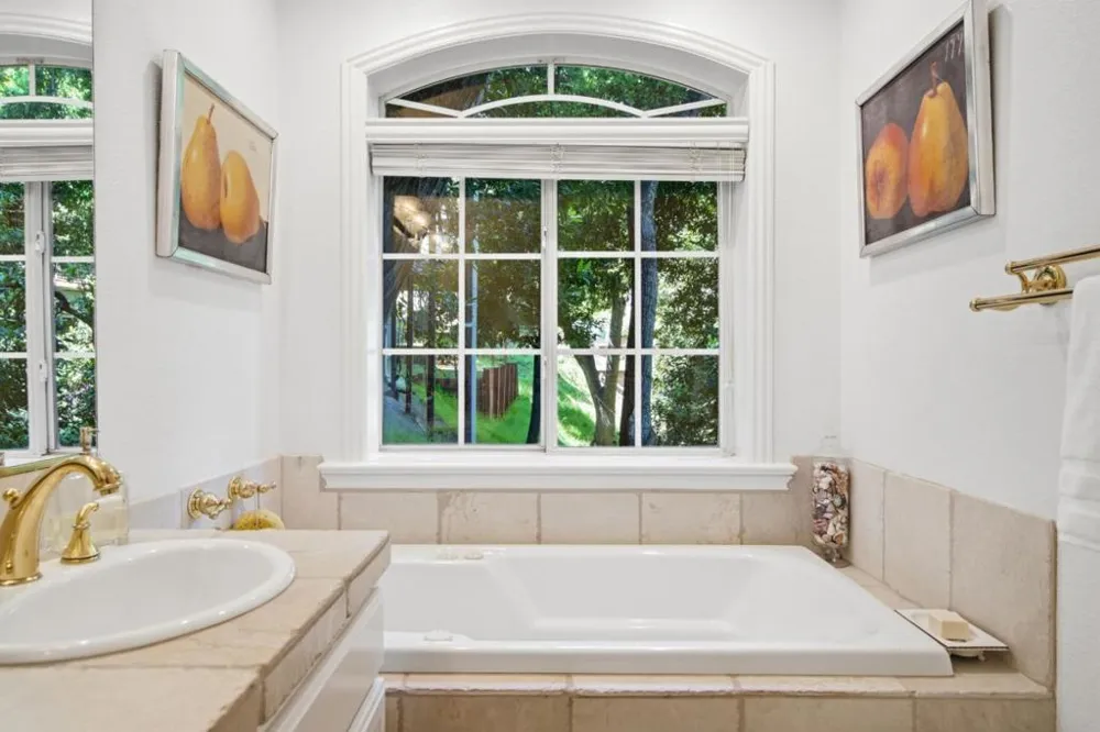 1580 Winding Way Belmont, CA 94002