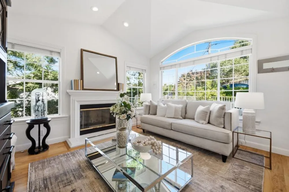 1580 Winding Way Belmont, CA 94002