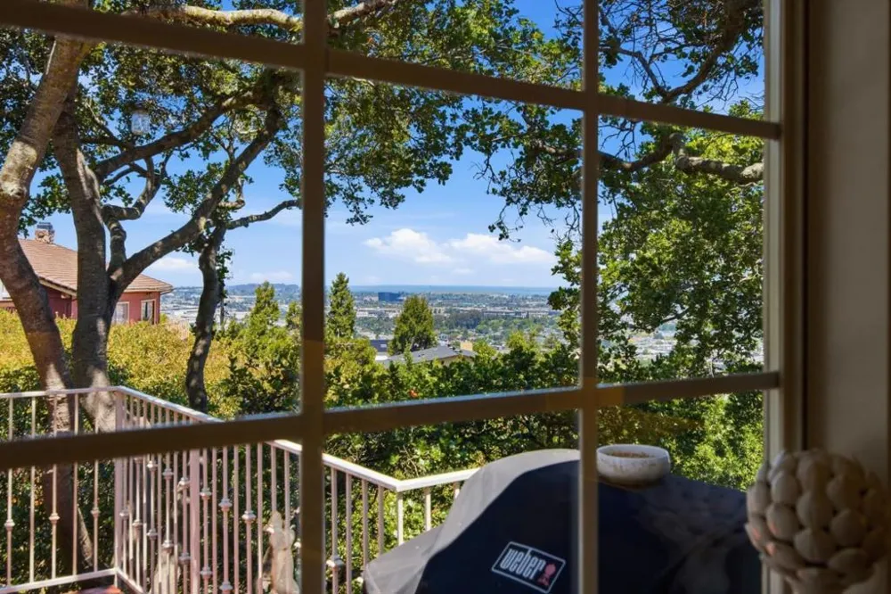 1580 Winding Way Belmont, CA 94002