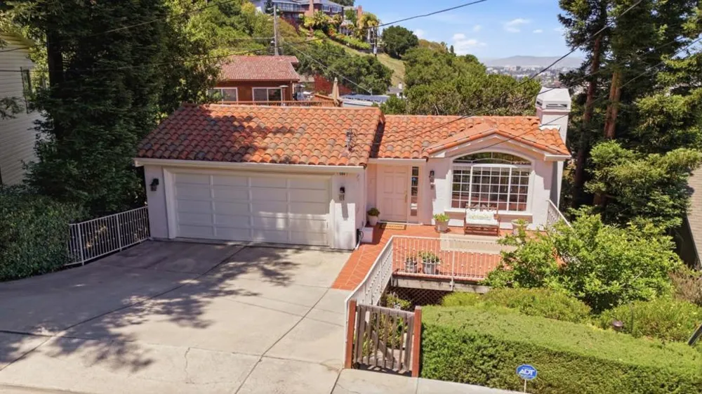 1580 Winding Way Belmont, CA 94002