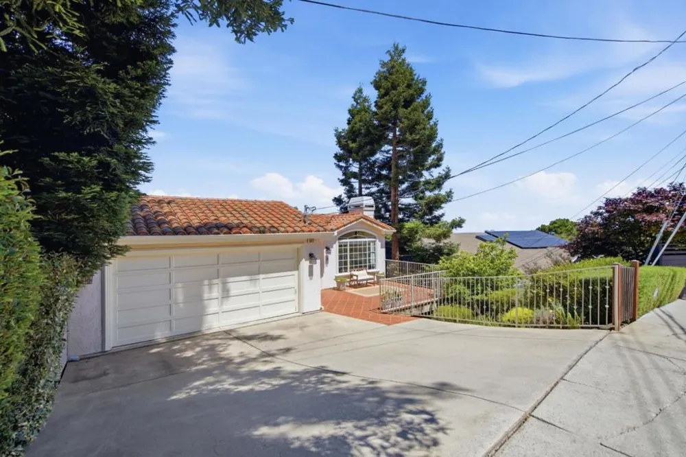 1580 Winding Way Belmont, CA 94002