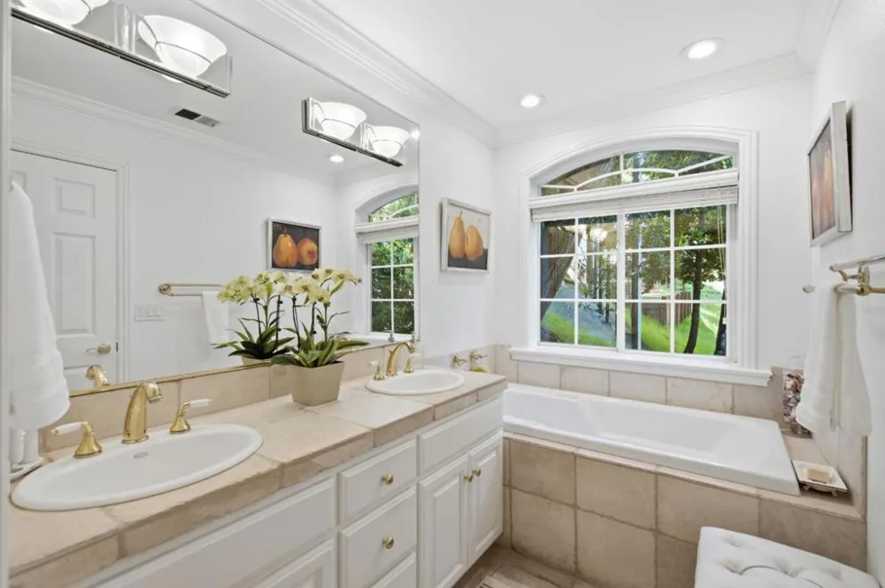 1580 Winding Way Belmont, CA 94002