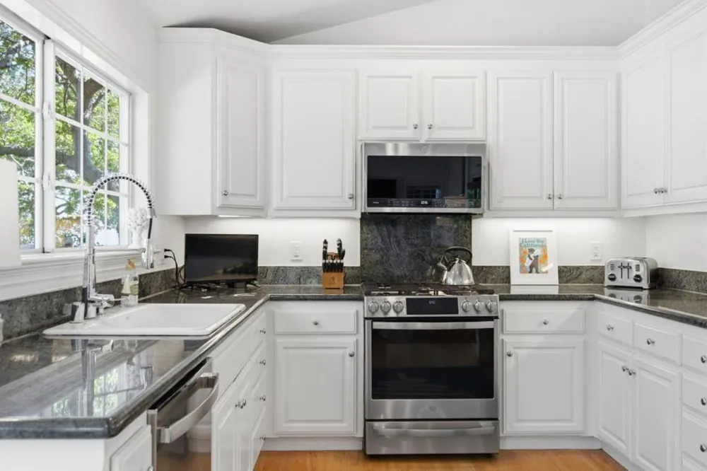 1580 Winding Way Belmont, CA 94002