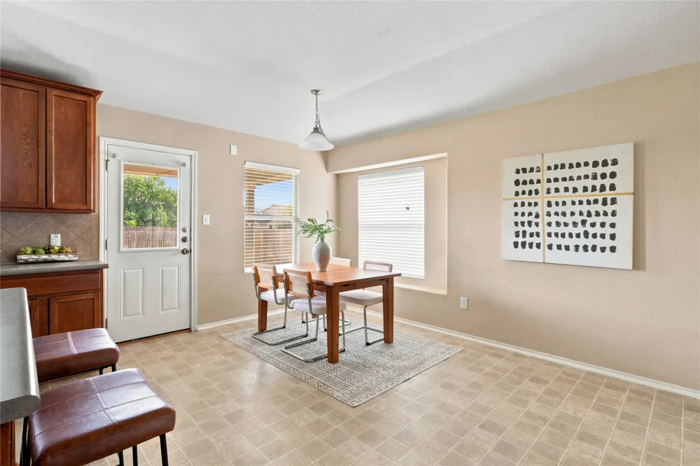 405 Bandara Woods Boulevard Elgin, TX 78621