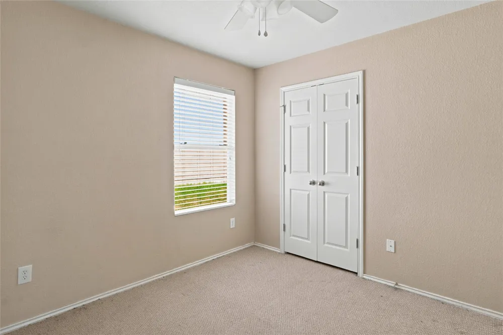 405 Bandara Woods Boulevard Elgin, TX 78621