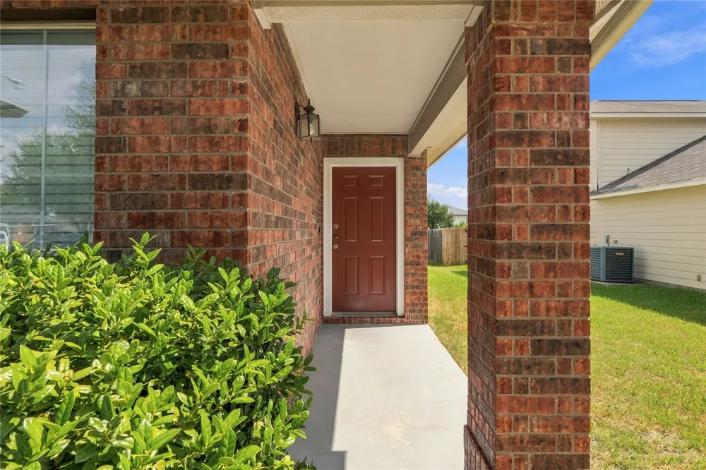 405 Bandara Woods Boulevard Elgin, TX 78621