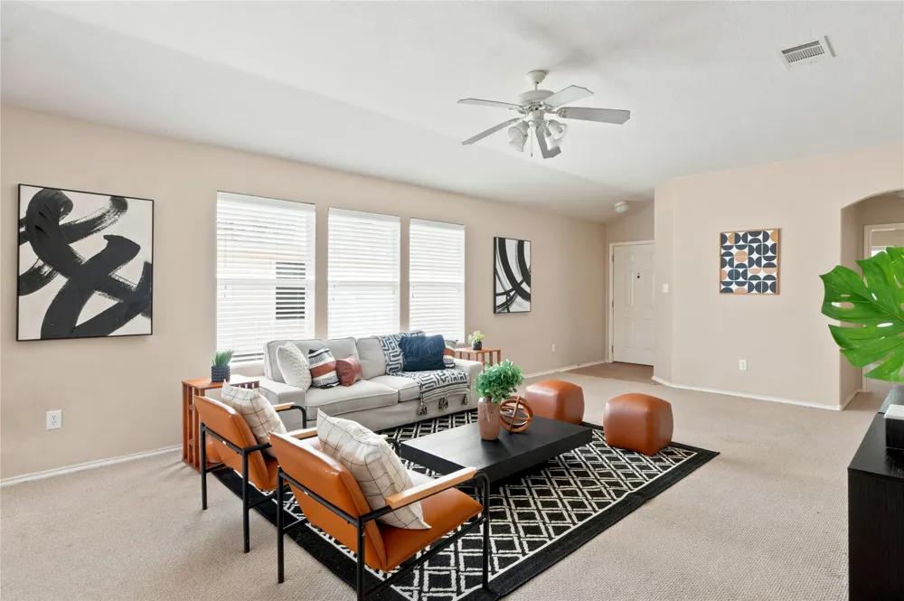 405 Bandara Woods Boulevard Elgin, TX 78621