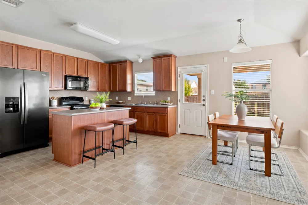 405 Bandara Woods Boulevard Elgin, TX 78621