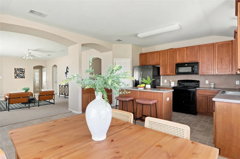 405 Bandara Woods Boulevard Elgin, TX 78621