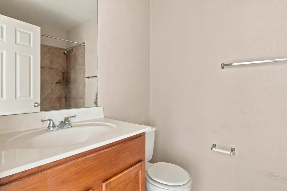 405 Bandara Woods Boulevard Elgin, TX 78621