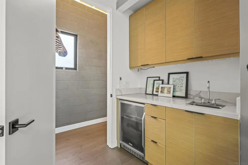 3784 8th San Diego, CA 92103