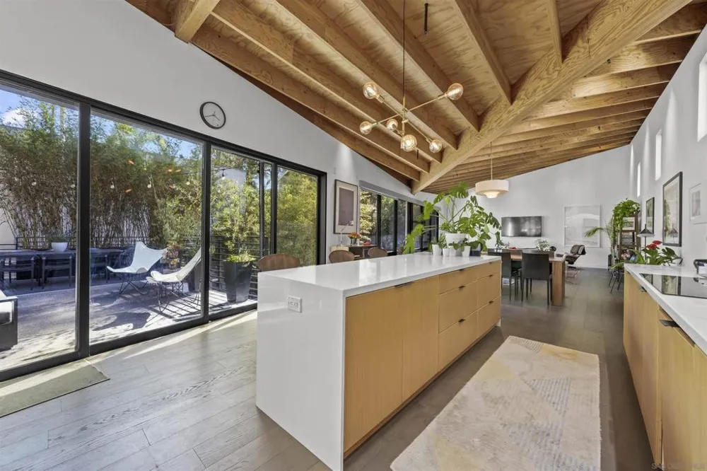 3784 8th San Diego, CA 92103