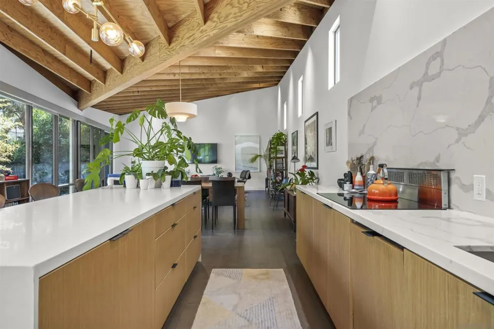 3784 8th San Diego, CA 92103