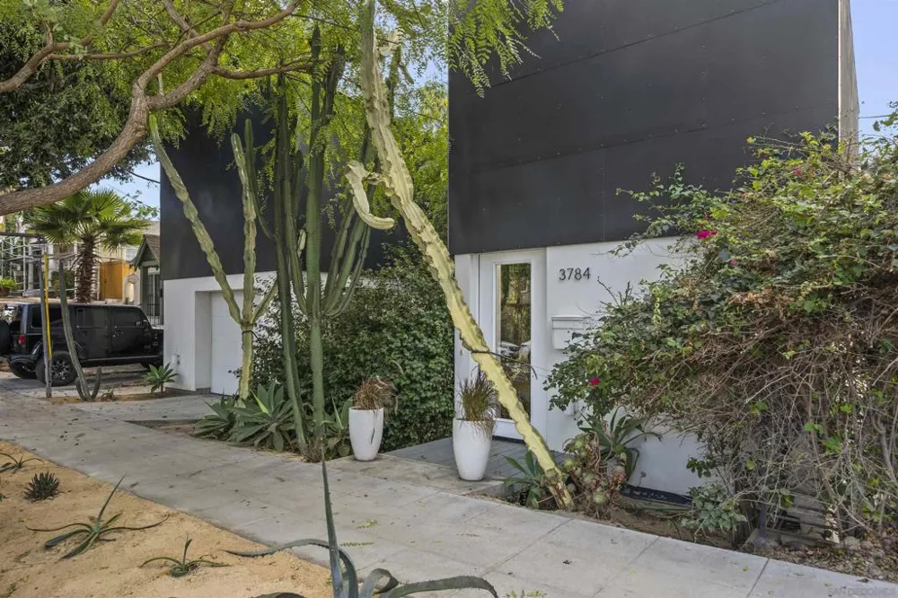 3784 8th San Diego, CA 92103