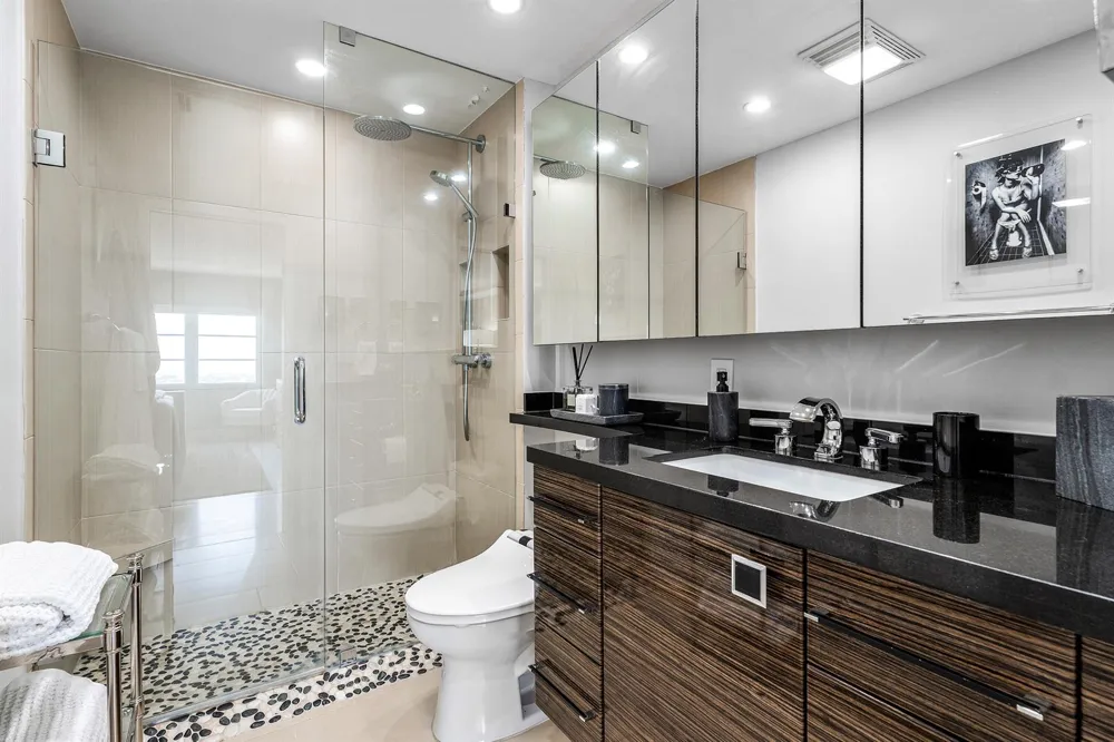2500 E Las Olas Boulevard #1901 Fort Lauderdale, FL 33301