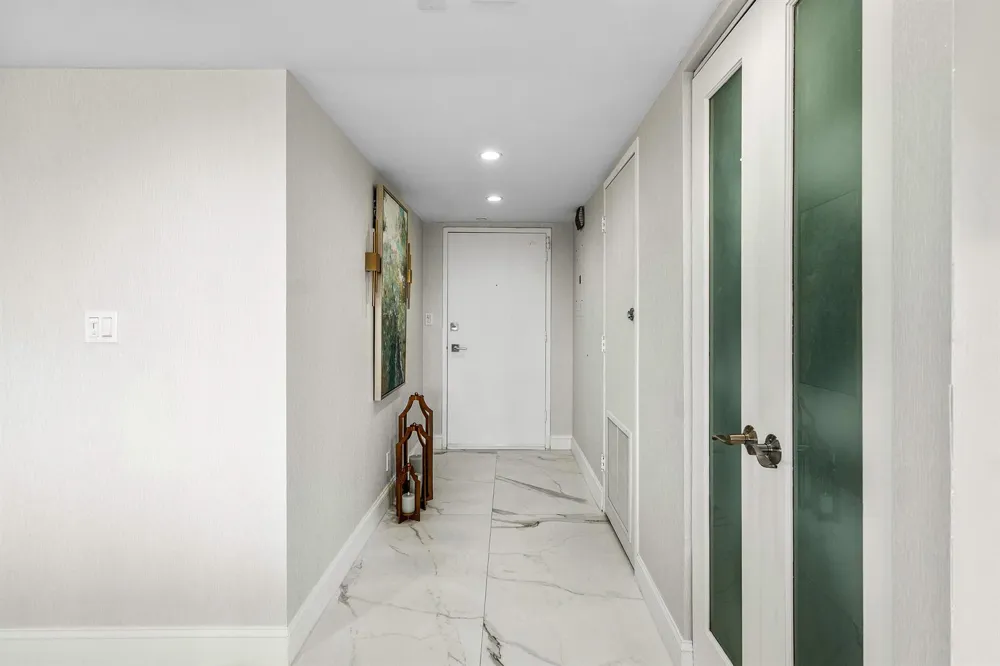 2500 E Las Olas Boulevard #1901 Fort Lauderdale, FL 33301