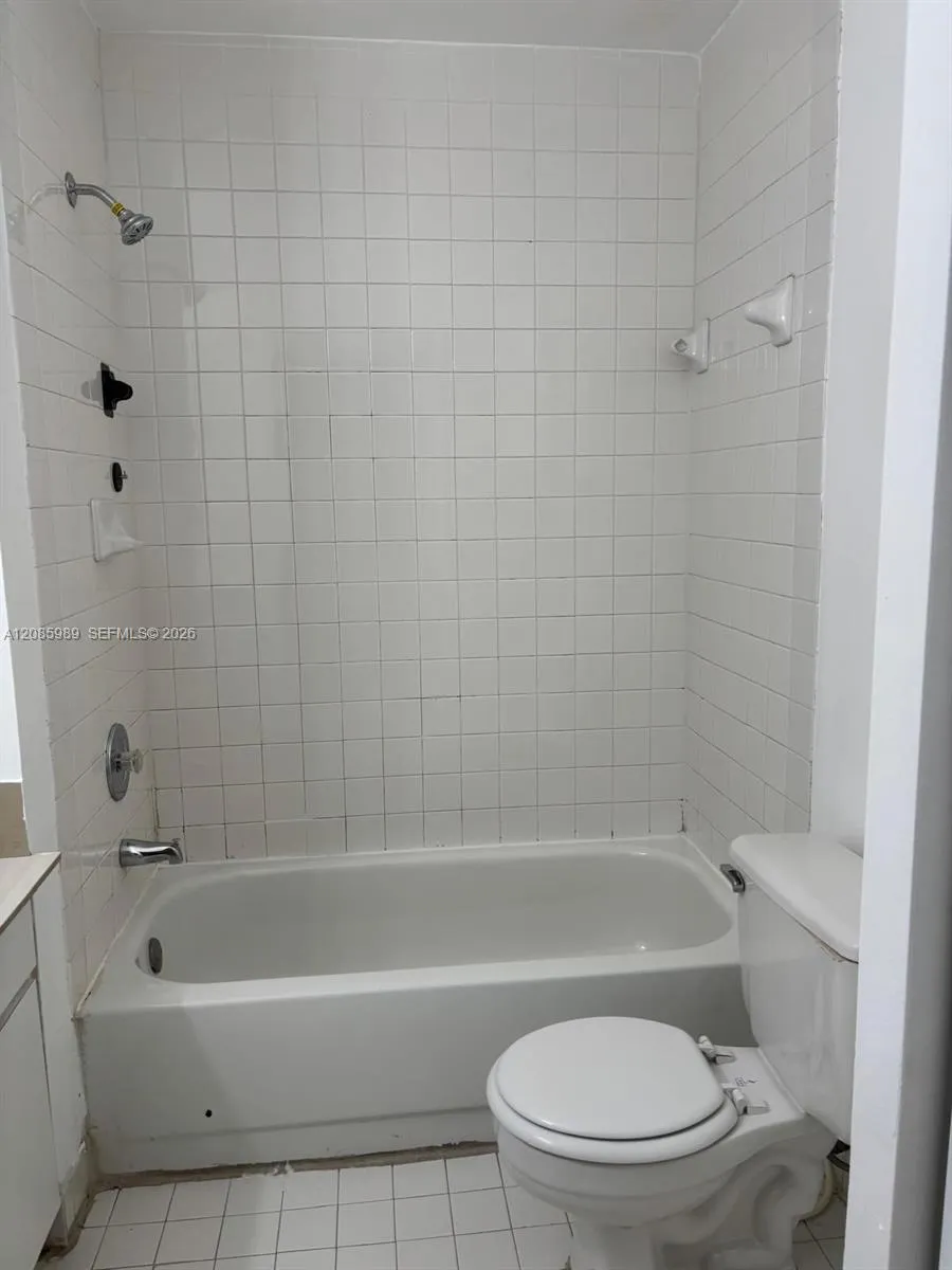 7778 W 34th Ln #20-201 Hialeah, FL 33018