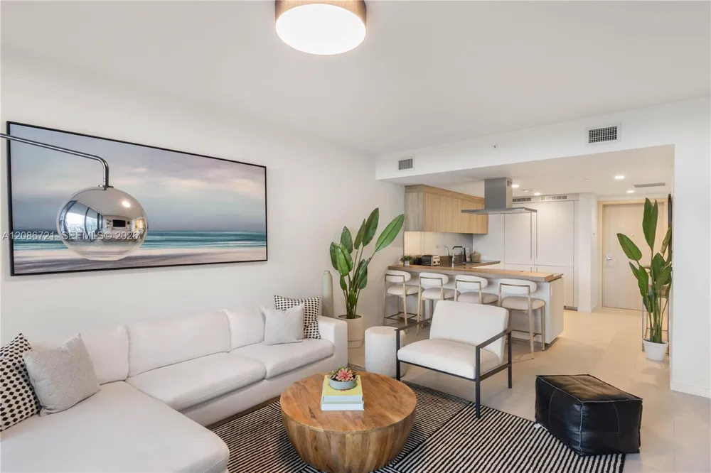 1000 Brickell Plaza #2704 Miami, FL 33131