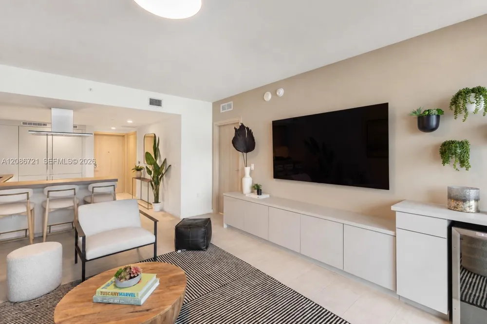 1000 Brickell Plaza #2704 Miami, FL 33131